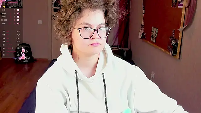 Snapshot of Sashy_Way chatting on December 8, 2024, 2:07 am Sashy Way online show from December 8, 2024, 2:07 am