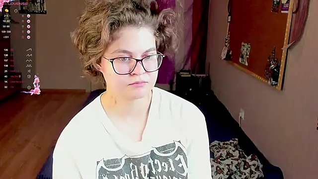 Snapshot of Sashy_Way chatting on December 9, 2024, 2:24 am Sashy Way online show from December 9, 2024, 2:24 am