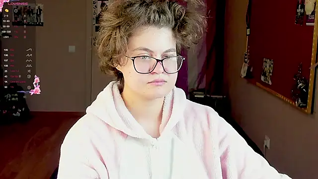 Snapshot of Sashy_Way chatting on December 11, 2024, 8:28 pm Sashy Way online show from December 11, 2024, 8:28 pm