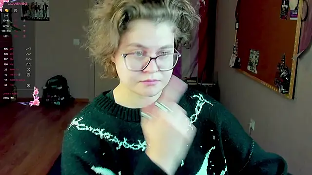 Snapshot of Sashy_Way chatting on December 14, 2024, 1:17 am Sashy Way online show from December 14, 2024, 1:17 am