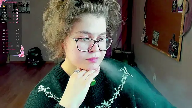 Snapshot of Sashy_Way chatting on December 14, 2024, 7:03 pm Sashy Way online show from December 14, 2024, 7:03 pm