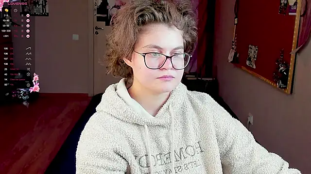 Snapshot of Sashy_Way chatting on December 15, 2024, 8:15 pm Sashy Way online show from December 15, 2024, 8:15 pm