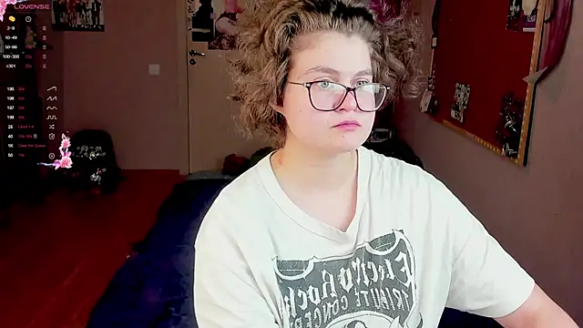 Snapshot of Sashy_Way chatting on January 25, 2025, 5:30 pm Sashy Way online show from January 25, 2025, 5:30 pm