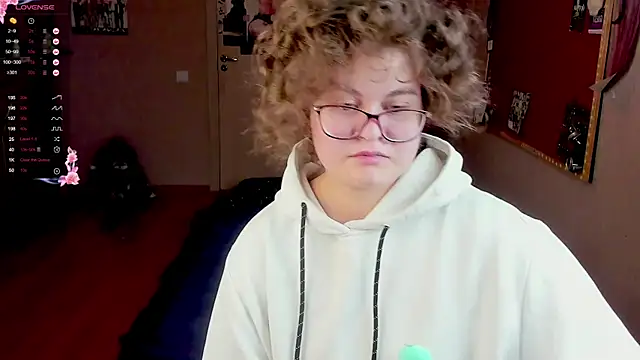 Snapshot of Sashy_Way chatting on January 28, 2025, 3:35 pm Sashy Way online show from January 28, 2025, 3:35 pm