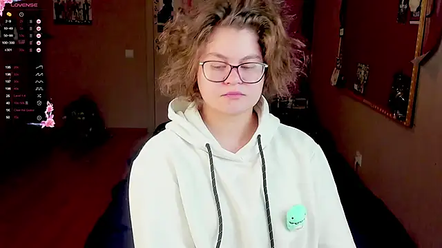 Snapshot of Sashy_Way chatting on February 11, 2025, 2:35 pm Sashy Way online show from February 11, 2025, 2:35 pm