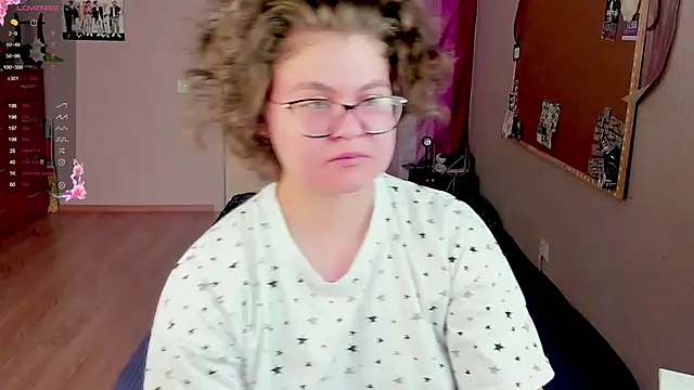 Snapshot of Sashy_Way chatting on February 13, 2025, 9:30 am Sashy Way online show from February 13, 2025, 9:30 am