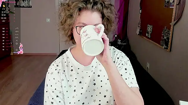 Snapshot of Sashy_Way chatting on February 13, 2025, 12:32 pm Sashy Way online show from February 13, 2025, 12:32 pm