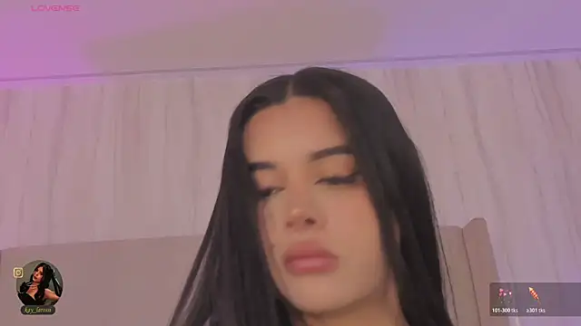 kaylarossi online show from May 21, 2026, 7:43 pm