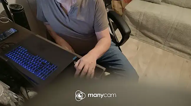 lolacharlyxh online show from January 24, 2025, 5:11 pm