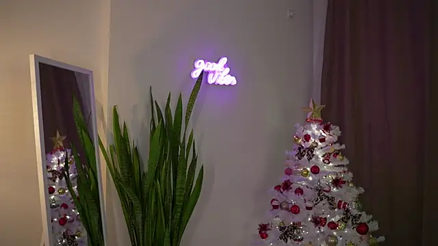 LindaWarners online show from December 14, 2024, 8:18 pm