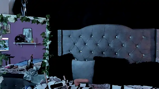 martina foxy  online show from March 6, 2025, 11:58 am