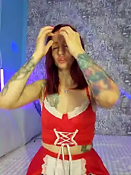 ElisaJane online show from November 18, 2025, 9:19 pm