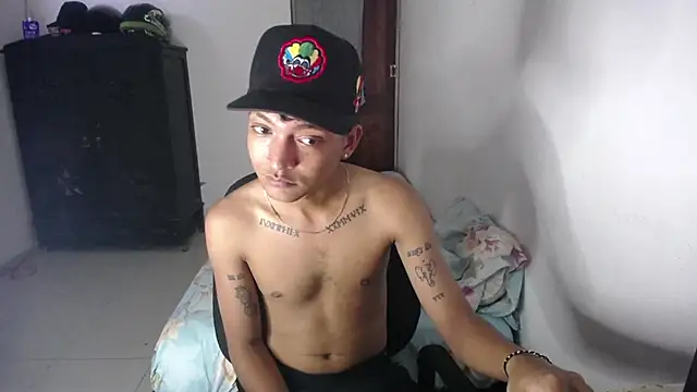 Snapshot of Sxntisaul__ chatting on February 6, 2025, 5:51 pm Sxntisaul online show from February 6, 2025, 5:51 pm