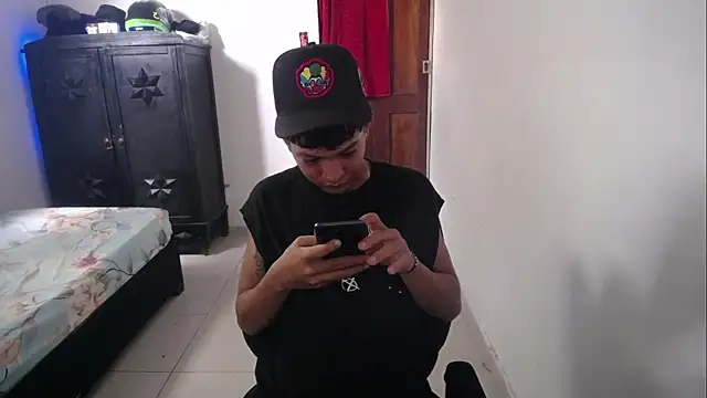 Snapshot of Sxntisaul__ chatting on February 14, 2025, 3:36 pm Sxntisaul online show from February 14, 2025, 3:36 pm