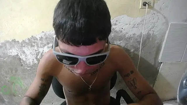 Snapshot of Sxntisaul__ chatting on December 19, 2025, 8:27 pm Sxntisaul online show from December 19, 2025, 8:27 pm