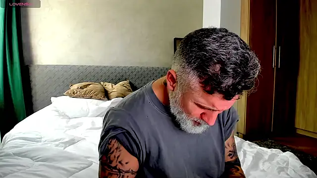 Snapshot of BlowMyXXL chatting on February 20, 2025, 1:51 pm BlowMyXXL online show from February 20, 2025, 1:51 pm