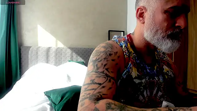 Snapshot of BlowMyXXL chatting on March 7, 2025, 8:02 am BlowMyXXL online show from March 7, 2025, 8:02 am