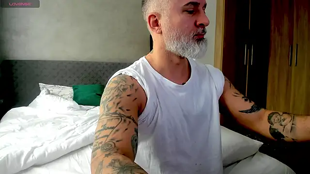 Snapshot of BlowMyXXL chatting on March 16, 2025, 8:10 am BlowMyXXL online show from March 16, 2025, 8:10 am