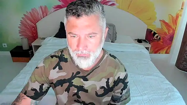 BlowMyXXL online show from November 13, 2025, 5:39 am