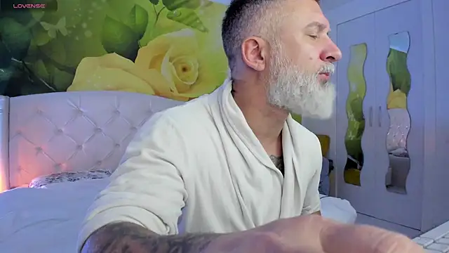 Snapshot of BlowMyXXL chatting on February 6, 2026, 8:07 am BlowMyXXL online show from February 6, 2026, 8:07 am