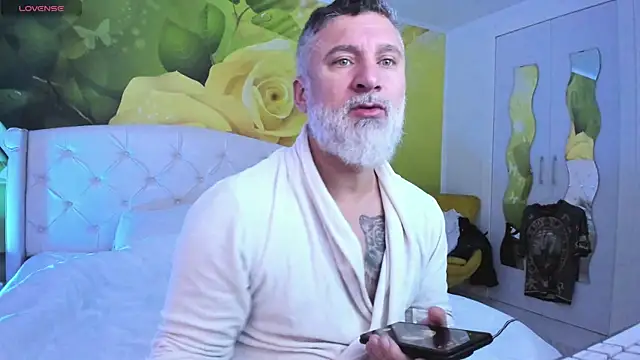 Snapshot of BlowMyXXL chatting on February 8, 2026, 9:13 am BlowMyXXL online show from February 8, 2026, 9:13 am