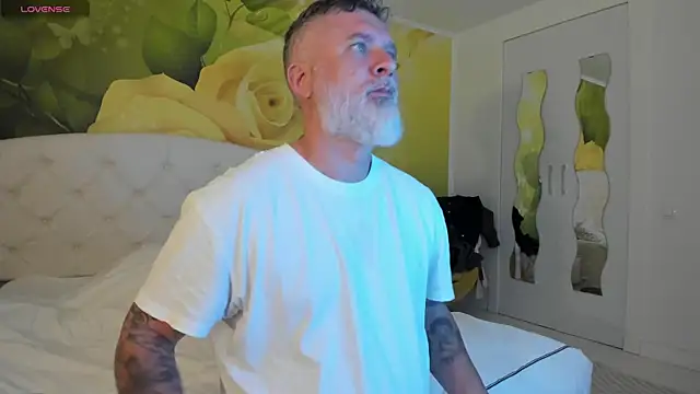 Snapshot of BlowMyXXL chatting on March 20, 2026, 4:12 pm BlowMyXXL online show from March 20, 2026, 4:12 pm