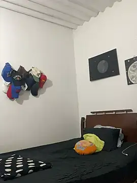 Snapshot of Twinscolom chatting on March 17, 2026, 12:30 pm Twinscolom online show from March 17, 2026, 12:30 pm