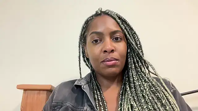 marisilva br online show from October 20, 2025, 9:59 pm