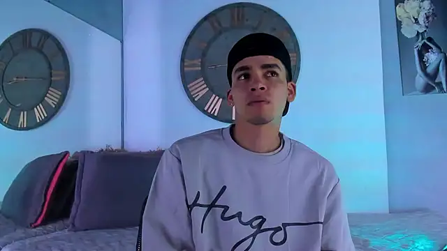 Mike 0233  online show from December 29, 2024, 3:11 am