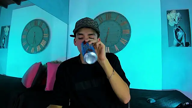 Mike 0233  online show from January 24, 2025, 3:32 am