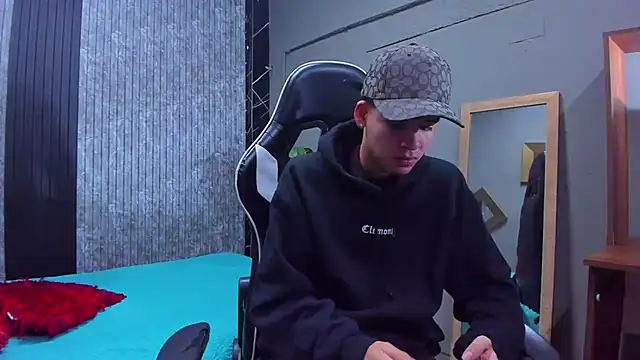 Mike 0233  online show from March 8, 2025, 4:01 am