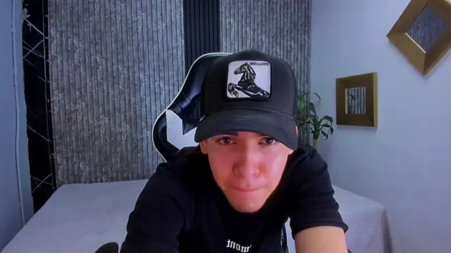 Mike 0233  online show from October 7, 2025, 4:42 am