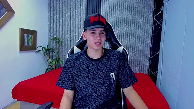 Mike 0233  online show from November 18, 2025, 3:56 am