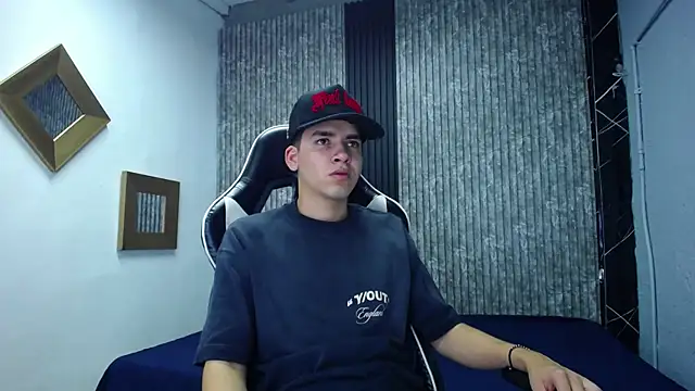 Mike 0233  online show from November 23, 2025, 4:34 am