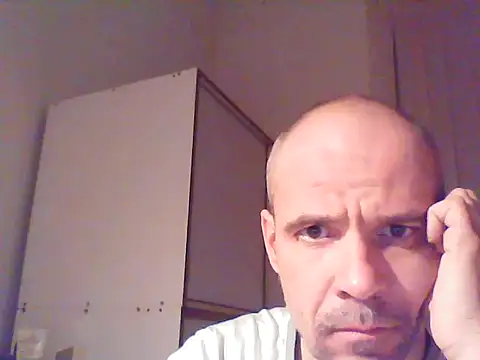 Snapshot of Franc113 chatting on January 13, 2026, 8:03 pm Franc113 online show from January 13, 2026, 8:03 pm