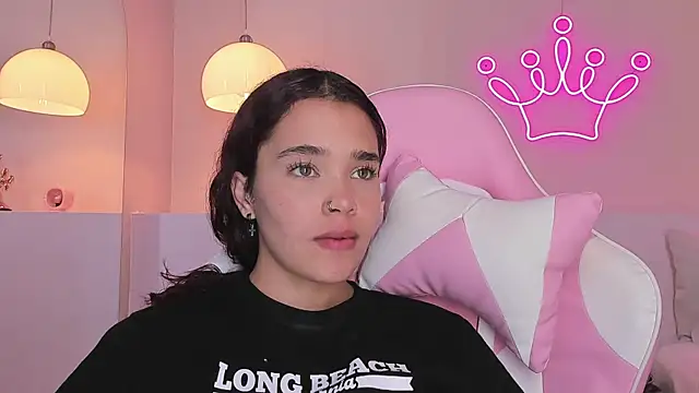 violeth hill online show from February 12, 2025, 2:14 am