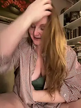 Snapshot of GingerSnap33 chatting on March 5, 2026, 3:13 am GingerSnap33 online show from March 5, 2026, 3:13 am