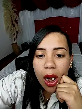 Snapshot of ximena-conde chatting on February 7, 2026, 9:18 pm ximena-conde online show from February 7, 2026, 9:18 pm