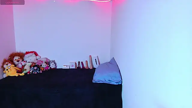 Snapshot of juli05star20 chatting on December 21, 2025, 9:33 pm juli05star20 online show from December 21, 2025, 9:33 pm