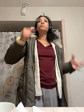 starrynikki online show from December 8, 2024, 4:35 am