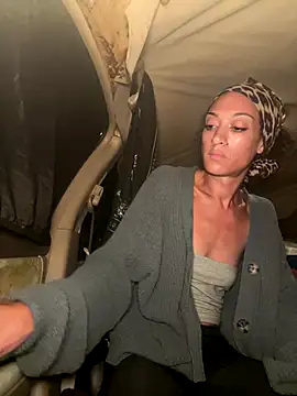 starrynikki online show from October 7, 2025, 3:04 am