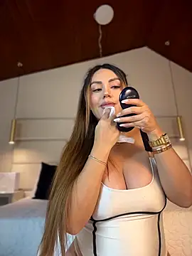 Snapshot of Miss_ary chatting on March 7, 2026, 11:18 am Miss ary online show from March 7, 2026, 11:18 am