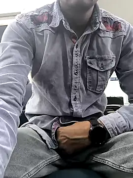 Snapshot of toxicboy121212 chatting on March 13, 2025, 12:46 pm toxicboy121212 online show from March 13, 2025, 12:46 pm