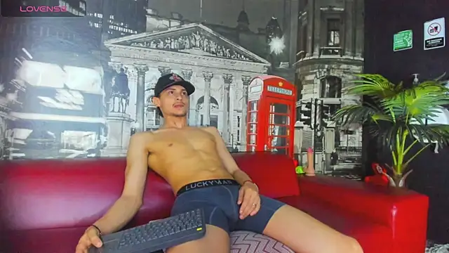 CloeRodriguez online show from May 28, 2026, 9:17 am