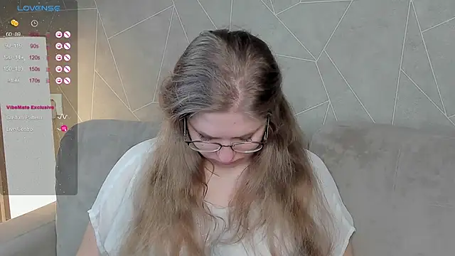 Snapshot of Megan_Violer chatting on December 23, 2024, 6:48 pm Megan Violer online show from December 23, 2024, 6:48 pm