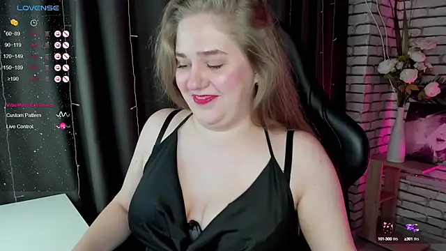 Snapshot of Megan_Violer chatting on January 20, 2025, 6:53 pm Megan Violer online show from January 20, 2025, 6:53 pm