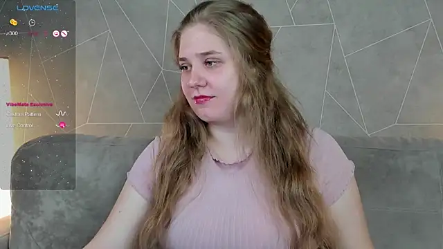 Snapshot of Megan_Violer chatting on February 12, 2025, 3:49 pm Megan Violer online show from February 12, 2025, 3:49 pm