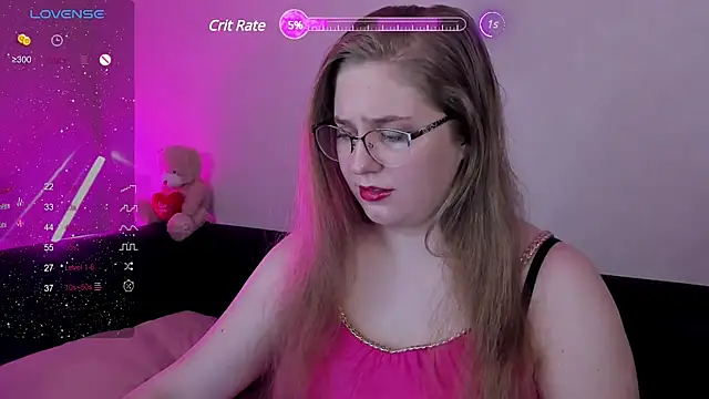 Snapshot of Megan_Violer chatting on February 14, 2025, 7:33 pm Megan Violer online show from February 14, 2025, 7:33 pm