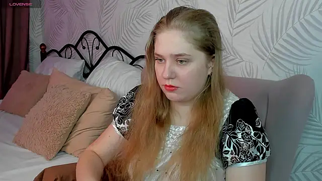Snapshot of Megan_Violer chatting on February 22, 2025, 3:25 pm Megan Violer online show from February 22, 2025, 3:25 pm