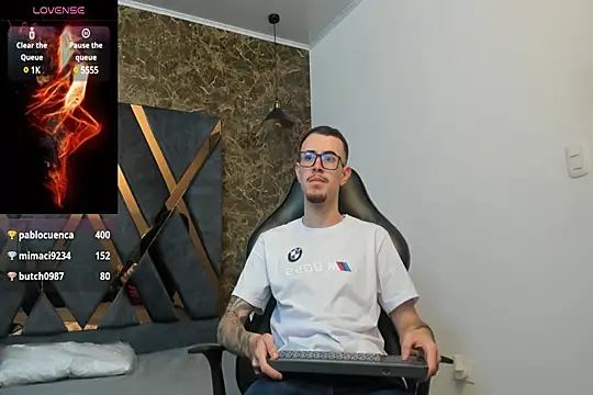 CodyWalkerR online show from December 31, 2024, 5:18 pm